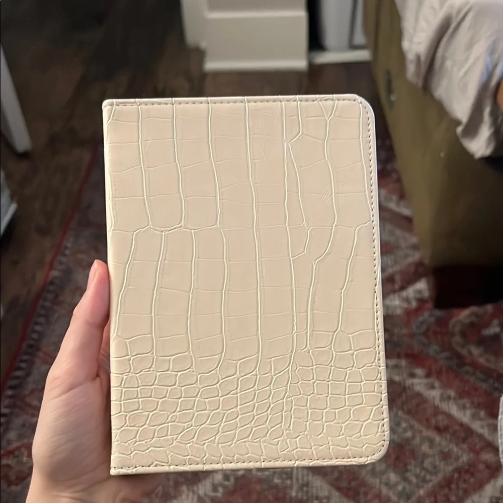 Beige Faux Leather Kindle Case